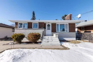 The beautiful front yard of 394 royal st in thunder bay ontario